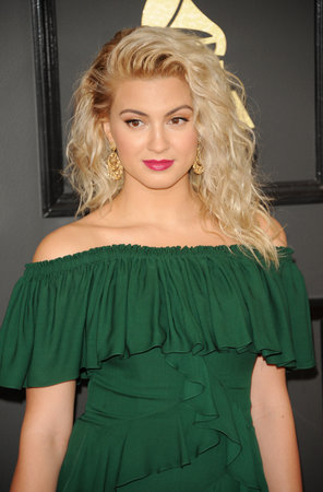 Tori Kelly at the 59th GRAMMY Awards held at the Staples Center in Los Angeles, USA on February 12, 2017.のeditorial素材