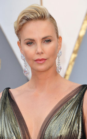 Charlize Theron at the 89th Annual Academy Awards held at the Hollywood and Highland Center in Hollywood, USA on February 26, 2017.のeditorial素材