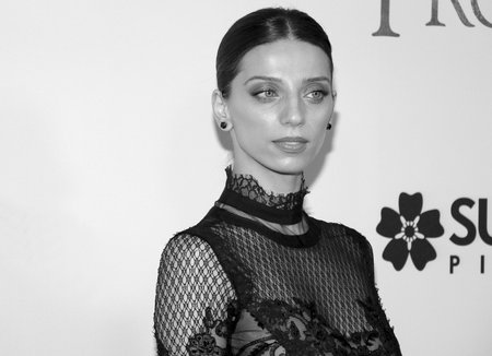 Angela Sarafyan at the Los Angeles premiere of 'The Promise' held at the TCL Chinese Theatre in Hollywood, USA on April 12, 2017.のeditorial素材