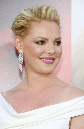 Katherine Heigl at the Los Angeles premiere of 'Unforgettable' held at the TCL Chinese Theatre in Hollywood, USA on April 18, 2017.のeditorial素材