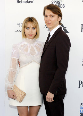 Paul Dano and Zoe Kazan at the 2016 Film Independent Spirit Awards held at the Santa Monica Beach in Santa Monica, USA on February 27, 2016.のeditorial素材
