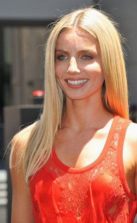 Annabelle Wallis at Universal Celebrates "The Mummy Day" With 75-Foot Sarcophagus Takeover At Hollywood And Highland in Hollywood, USA on May 20, 2017.のeditorial素材