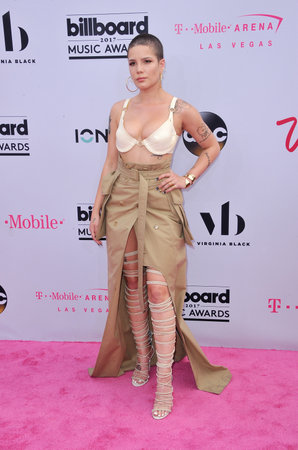 Halsey at the 2017 Billboard Music Awards held at the T-Mobile Arena in Las Vegas, USA on May 21, 2017.のeditorial素材