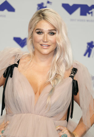 Kesha at the 2017 MTV Video Music Awards held at the Forum in Inglewood, USA on August 27, 2017.のeditorial素材