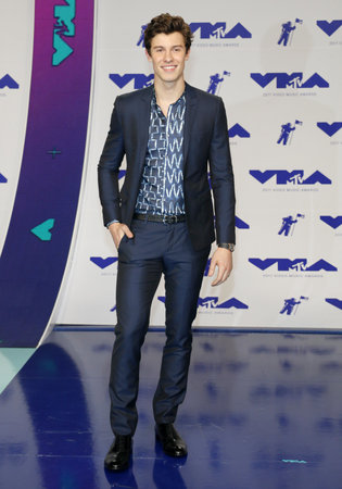 Shawn Mendes at the 2017 MTV Video Music Awards held at the Forum in Inglewood, USA on August 27, 2017.のeditorial素材