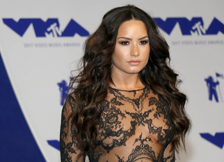 Demi Lovato at the 2017 MTV Video Music Awards held at the Forum in Inglewood, USA on August 27, 2017.のeditorial素材