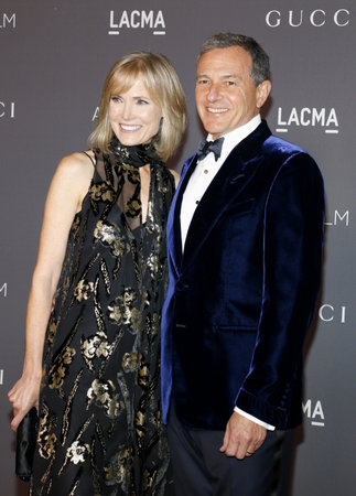 Willow Bay and Bob Iger at the 2017 LACMA Art + Film Gala held at the LACMA in Los Angeles, USA on November 4, 2017.のeditorial素材
