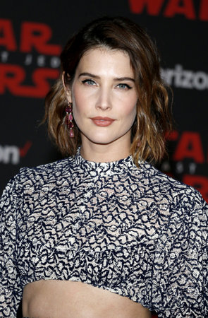 Cobie Smulders at the World premiere of 'Star Wars: The Last Jedi' held at the Shrine Auditorium in Los Angeles, USA on December 9, 2017.のeditorial素材