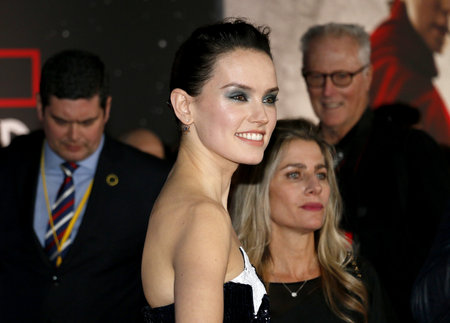 Daisy Ridley at the World premiere of 'Star Wars: The Last Jedi' held at the Shrine Auditorium in Los Angeles, USA on December 9, 2017.のeditorial素材
