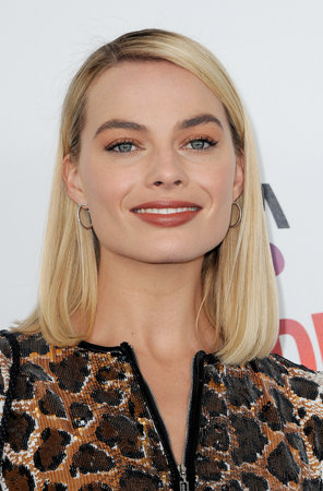 Margot Robbie at the 2018 Film Independent Spirit Awards held at Santa Monica Beach, USA on March 3, 2018.のeditorial素材