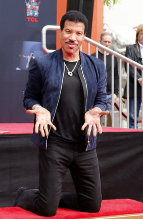 Lionel Richie Hand And Footprint Ceremony held at the TCL Chinese Theatre in Hollywood, USA on March 7, 2018.のeditorial素材
