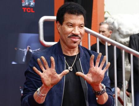 Lionel Richie Hand And Footprint Ceremony held at the TCL Chinese Theatre in Hollywood, USA on March 7, 2018.のeditorial素材