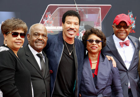 Lionel Richie and guests at Lionel Richie Hand And Footprint Ceremony held at the TCL Chinese Theatre in Hollywood, USA on March 7, 2018.のeditorial素材