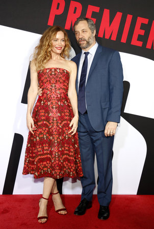 Judd Apatow and Leslie Mann at the Los Angeles premiere of 'Blockers' held at the Regency Village Theatre in Westwood, USA on April 3, 2018.のeditorial素材