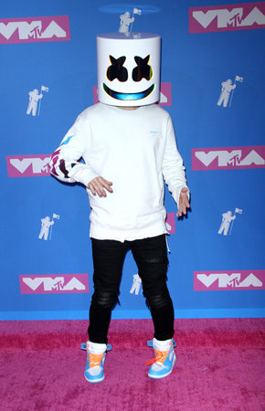Marshmello at the 2018 MTV Video Music Awards held at the Radio City Music Hall in New York, USA on August 20, 2018.のeditorial素材