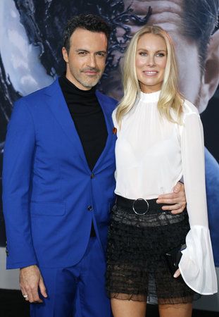 Reid Scott and Elspeth Keller at the Los Angeles premiere of 'Venom' held at the Regency Village Theatre in Westwood, USA on October 1, 2018.のeditorial素材