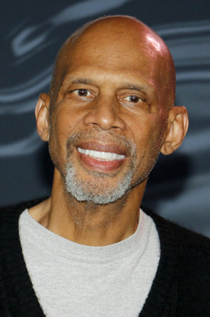 Kareem Abdul-Jabbar at the Los Angeles premiere of 'Venom' held at the Regency Village Theatre in Westwood, USA on October 1, 2018.のeditorial素材