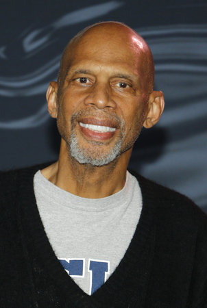 Kareem Abdul-Jabbar at the Los Angeles premiere of 'Venom' held at the Regency Village Theatre in Westwood, USA on October 1, 2018.のeditorial素材