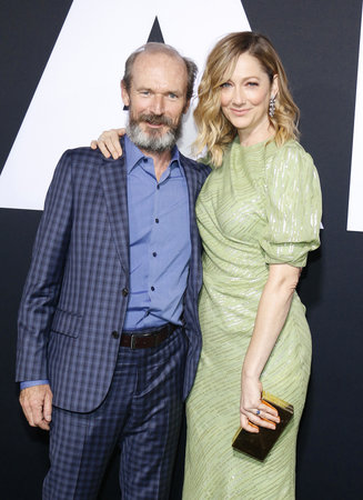 Toby Huss and Judy Greer at the Los Angeles premiere of 'Halloween' held at the TCL Chinese Theatre in Hollywood, USA on October 17, 2018.のeditorial素材