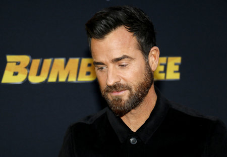Justin Theroux at the World premiere of 'Bumblebee' held at the TCL Chinese Theatre in Hollywood, USA on December 9, 2018.のeditorial素材