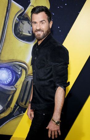 Justin Theroux at the World premiere of 'Bumblebee' held at the TCL Chinese Theatre in Hollywood, USA on December 9, 2018.のeditorial素材