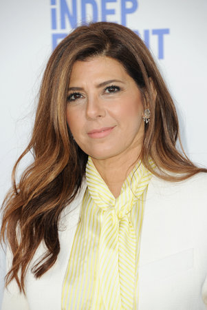 Marisa Tomei at the 35th Annual Film Independent Spirit Awards held at the Santa Monica Beach in Santa Monica, USA on February 8, 2020.のeditorial素材