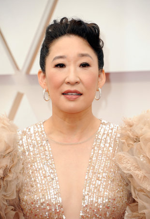 Sandra Oh at the 92nd Academy Awards held at the Dolby Theatre in Hollywood, USA on February 9, 2020.のeditorial素材