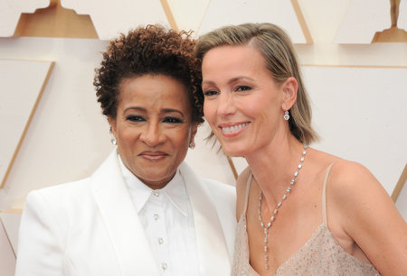 Wanda Sykes and Alex Sykes at the 94th Annual Academy Awards held at the Dolby Theatre in Los Angeles, USA on March 27, 2022.のeditorial素材