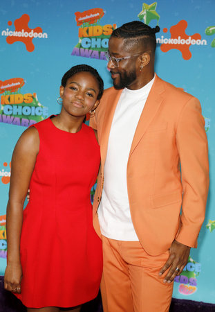 Nate Burleson and Mia Burleson at the Nickelodeon Kids' Choice Awards 2023 held at the Microsoft Theater in Los Angeles, USA on March 4, 2023.のeditorial素材