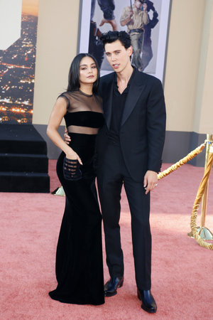Tom Cruise at the 7th Annual Academy Awards held at the Dolby Theatre in Hollywood, USA.のeditorial素材