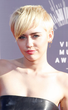 Miley Cyrus at the 2014 MTV Video Music Awards held at the Forum in Los Angeles, USA on August 24, 2014.のeditorial素材