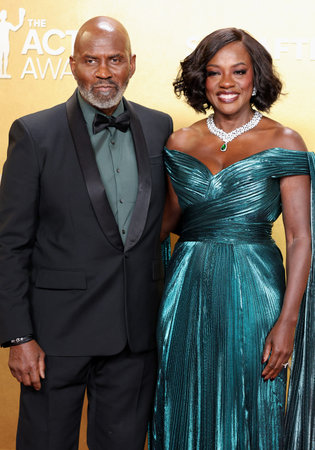 Julius Tennon and Viola Davis at the 32nd Annual Actor Awards held at Shrine Auditorium and Expo Hall in Los Angeles, USA on March 1, 2026.のeditorial素材
