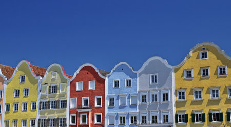 Colorful baroque houses at the main square of Scharding, Austriaの写真素材