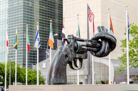 Non Violence Sculpture at the United Nations Headquarters in New Yorkの写真素材