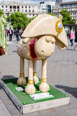 LONDON - MAY 28: Aardman's Shaun the Sheep character on display in Trafalgar Square, London, May 28, 2015.のeditorial素材