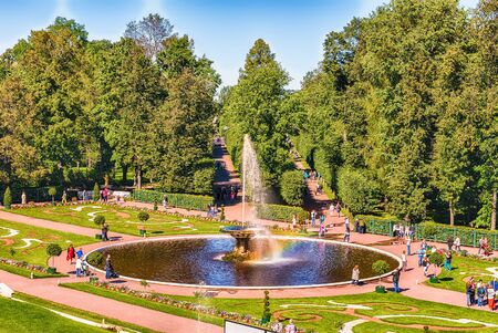 PETERHOF, RUSSIA - AUGUST 28: View of the Peterhof Palace and Gardens, Russia, on August 28, 2016.のeditorial素材