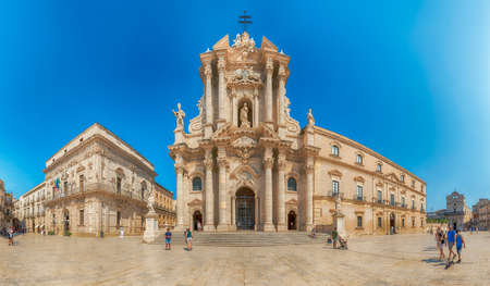 SYRACUSE, ITALY - AUGUST 14, 2021: Cathedral of Syracuse, iconic landmark in the city's historic core on Ortygia Island, Italyのeditorial素材