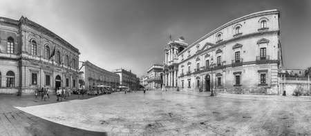 SYRACUSE, ITALY - AUGUST 14, 2021: The scenic Cathedral's square on the island of Ortygia, Syracuse, Sicily, Italyのeditorial素材