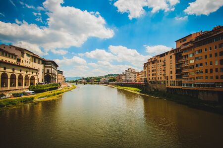 Bridge Ponte Vecchio, Arno, Florenceのeditorial素材