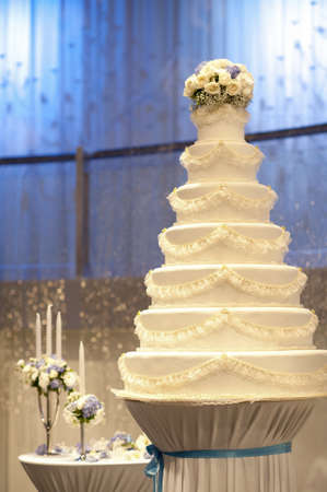 Wedding cake with flower decorationの写真素材