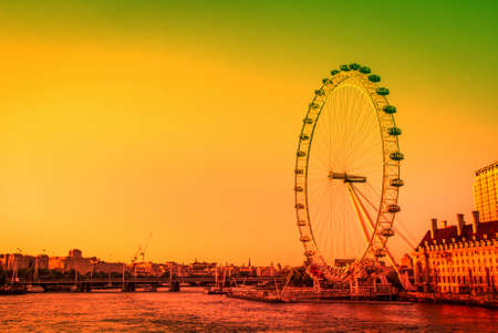 Foto de London in sunny day : vintage filter effect - Imagen libre de derechos