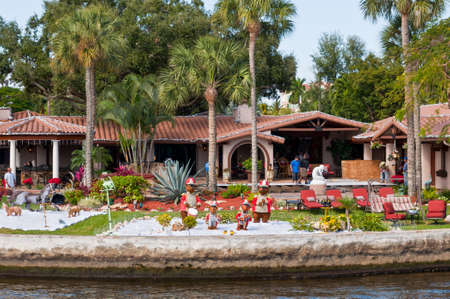 Fort Lauderdale, USA - December 8, 2011: Luxurious waterfront home with Christmas Decorations setting in Fort Lauderdale, USA. There are 165 miles of waterways within the city limits and 9,8 percent of the city is covered by water.のeditorial素材