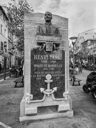 Marseille, France - December 4, 2016: Bust of Henri Tasso (1882-1944), the Mayor of Marseilles 1935-1939. Work of sculptor Oscar Eichacker, 1951. Black and white photography.のeditorial素材