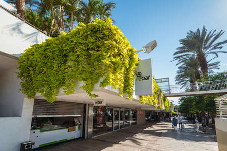 Eilat, Israel - November 7, 2017: Central promenade with shops, hotels and restaurant in Eilat - famous tourist resort in Israel.のeditorial素材