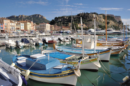 Wooden row boat in Cassisのeditorial素材