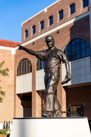 Tallahassee, FL / USA: Coach Bobby Bowden statue in front of Doak Campbell Stadium, home of Florida State University Footballのeditorial素材