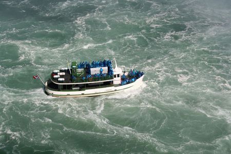 The Maid of the Mist in the swell near Niagara Falls.
の写真素材