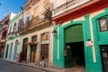 Deco and colonial architecture live side by side on the old facades of the Cuban capital.のeditorial素材