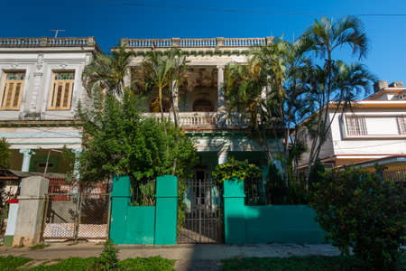 Vedado is a beautiful and vibrant historic district in the center of Havana. It is a neighborhood with wide and organized streets, has several restaurants and beautiful houses.のeditorial素材