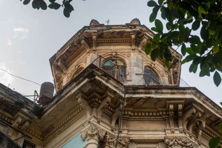 Vedado is a beautiful and vibrant historic district in the center of Havana. It is a neighborhood with wide and organized streets, has several restaurants and beautiful houses.のeditorial素材